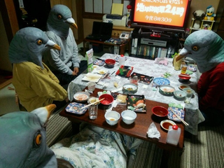 Illustration for article titled Japan Is Good at Pigeon Masks